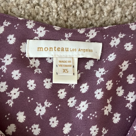 Lilac and white floral dress with v-neck and flutter sleeve - Picture 3 of 5